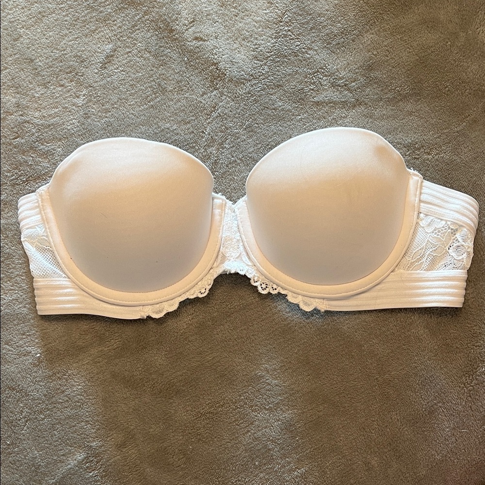 Maidenform White Strapless Bra